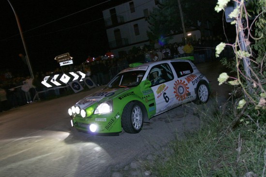 descrizione: n.6 <b>PORRO Paolo - CARGNELUTTI Paolo
</b><br />Vettura: <b>Renault Clio S. 1600
</b><br />Gr.Cl. <b>S16
</b><br />Scuderia <b>Bluthunder Racing
</b>
immagine: 2006/IMG_8888.jpg